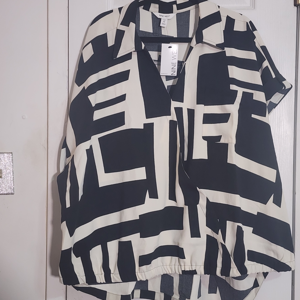 Nine West Black and White Geometric Women's Top